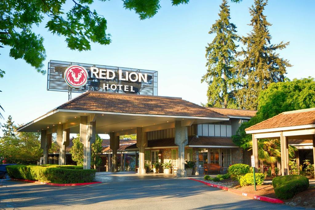 Red Lion Hotel Bellevue image