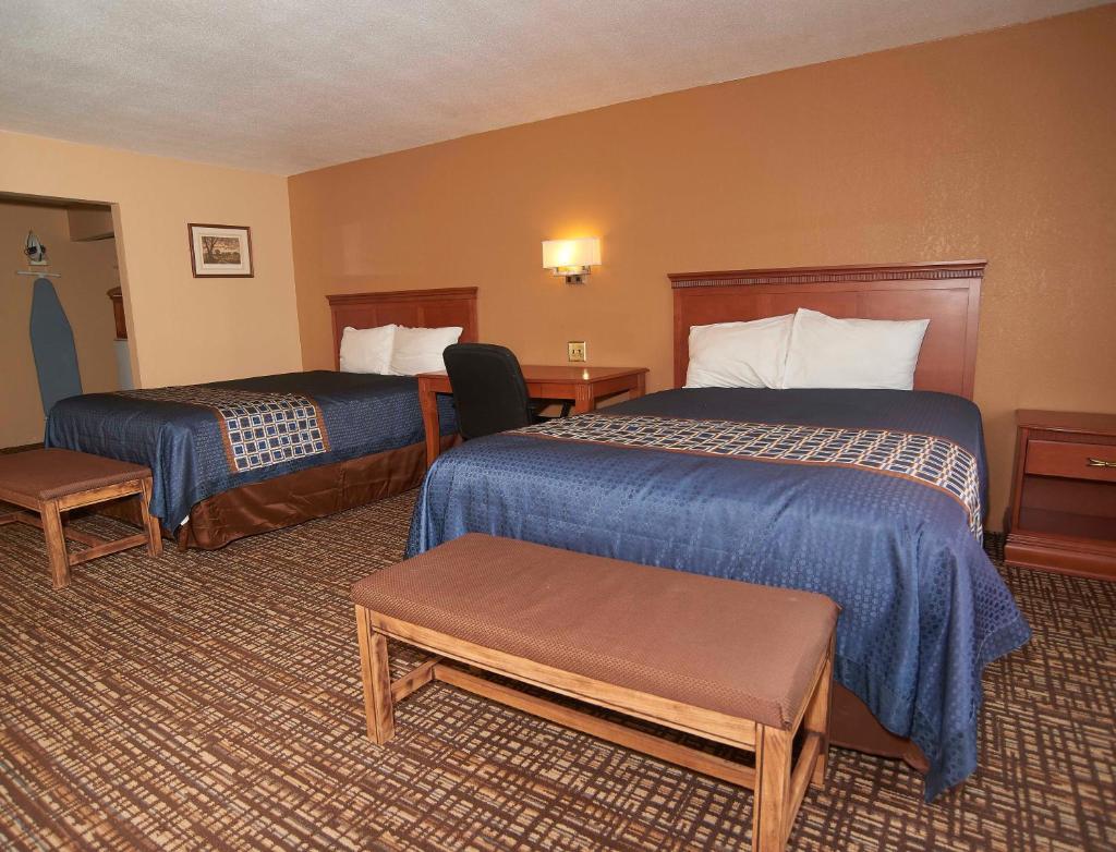 Hollow Inn and Motel image