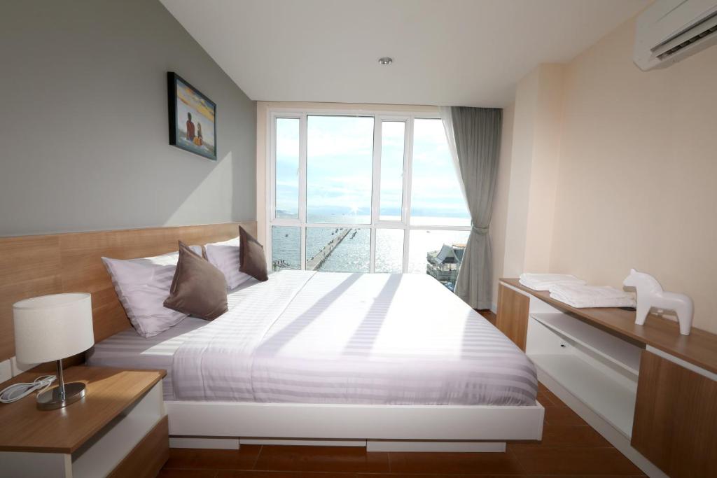 BBG Seaside Luxurious Service Apartment photo 4
