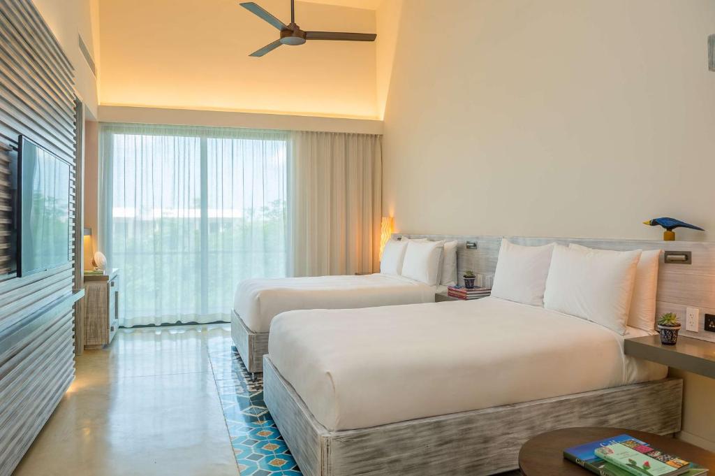 Двухместный (Двухместный номер с 2 двуспальными кроватями), Andaz Mayakoba - a concept by Hyatt