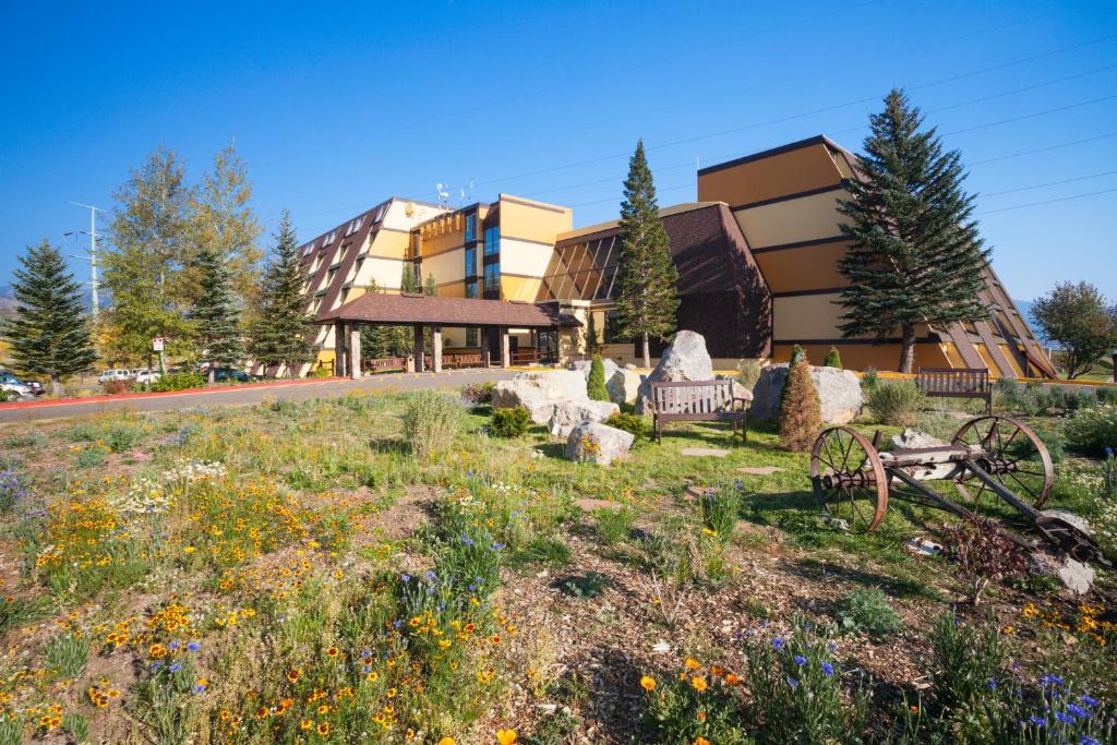 Legacy Vacation Resorts - Steamboat Hilltop image