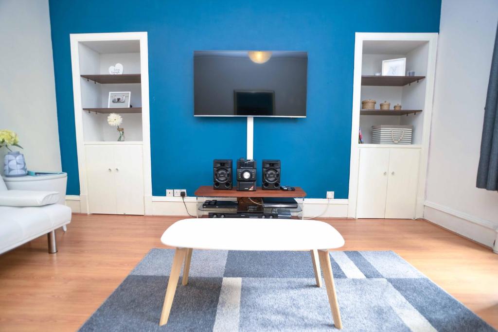 Modern Flat in Rosemount/City Centre photo 3