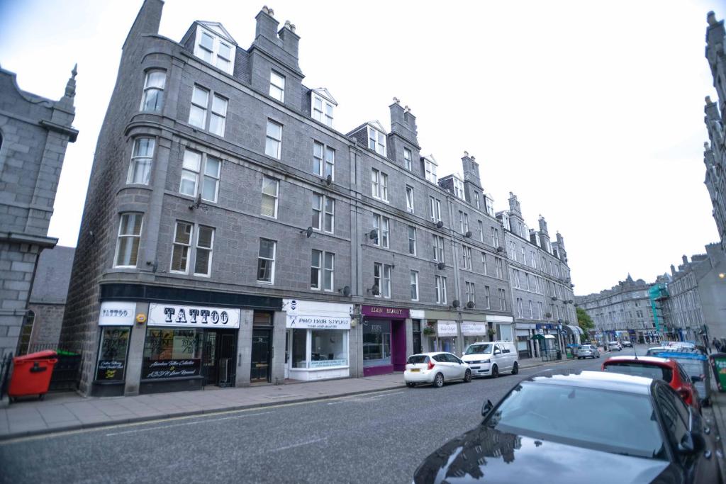 Modern Flat in Rosemount/City Centre photo 1