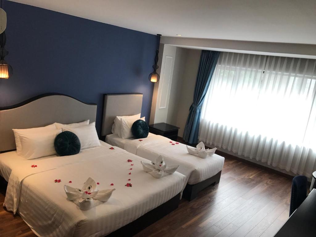 Семейный (Семейный люкс с видом на город), Hanoi La Castela Hotel