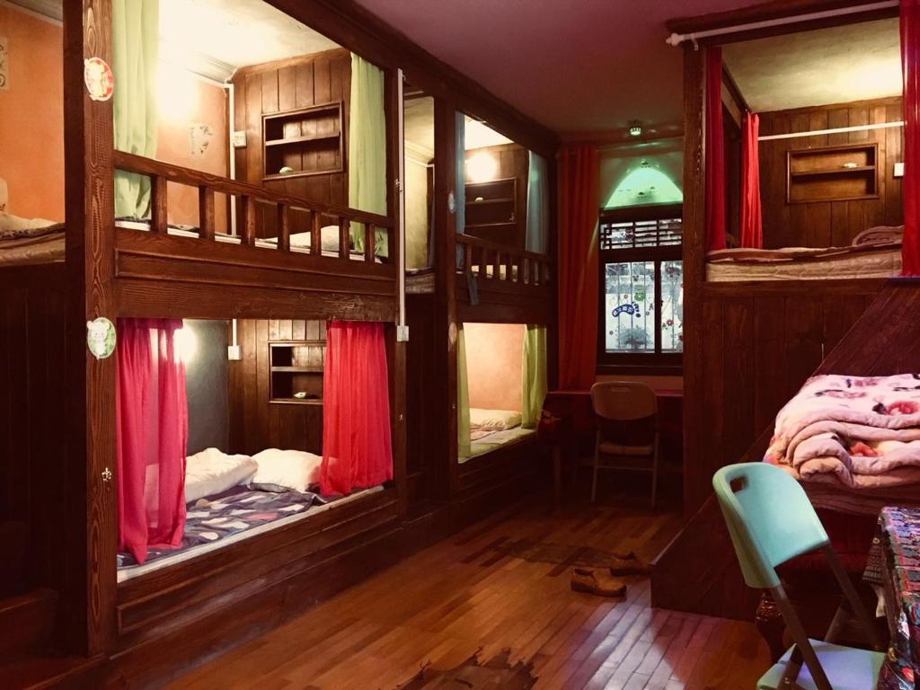 October Inn photo 3
