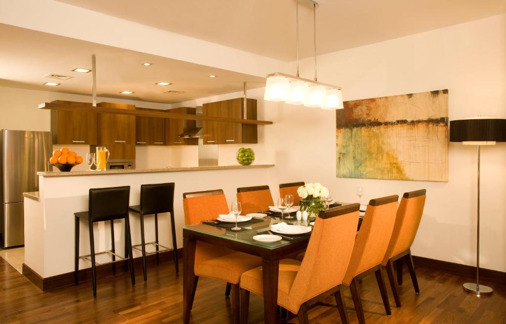 Сьюит (Апартаменты Делюкс с 2 спальнями и видом на город), Отель Fraser Suites Hotel and Apartments