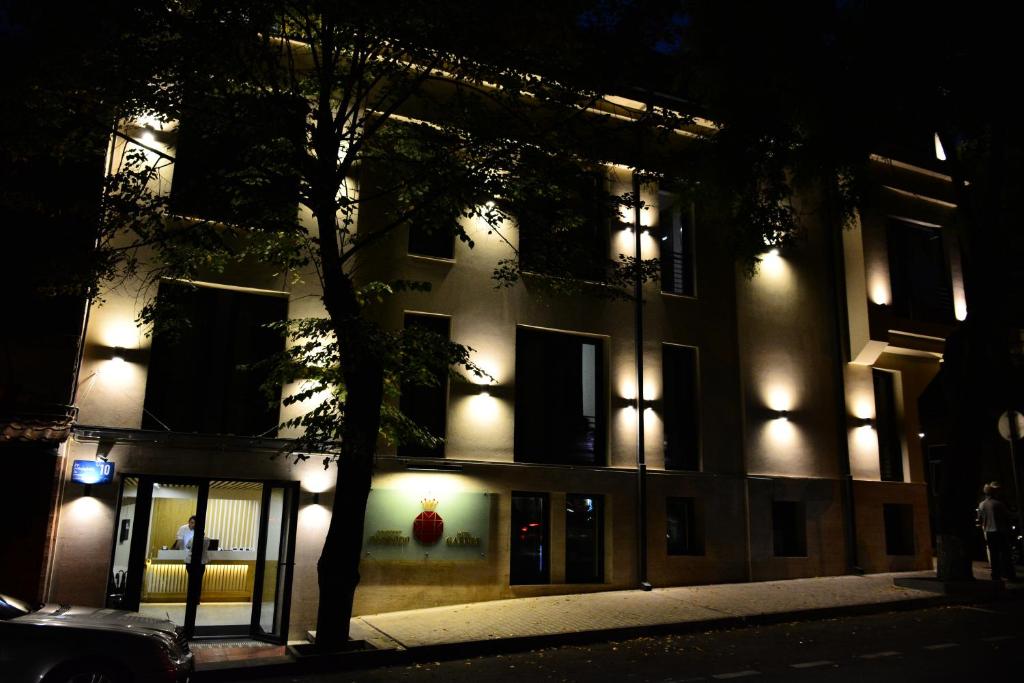 Hotel Garnet Tbilisi - Tap to explore photos