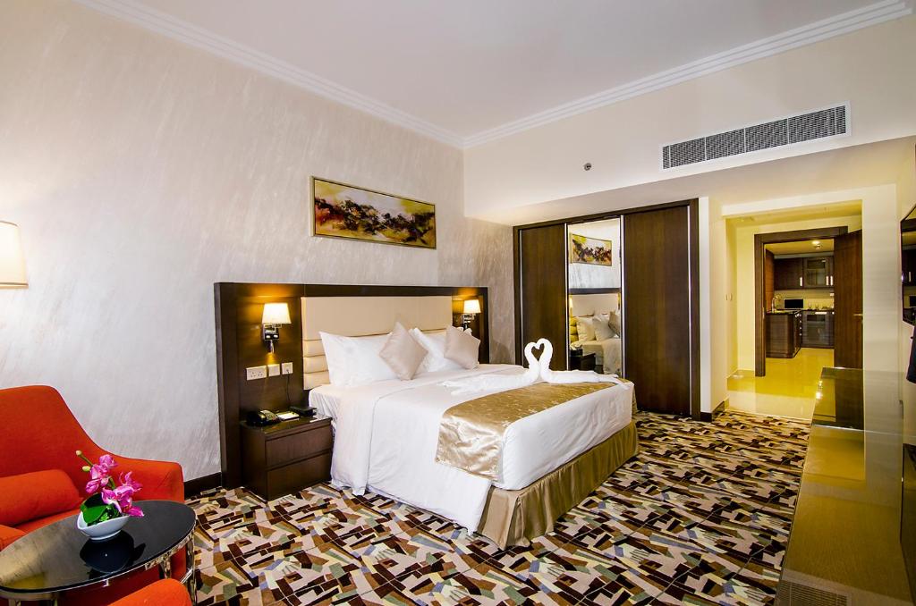 Сьюит (Al Murooj Suite), Al Murooj Grand Hotel