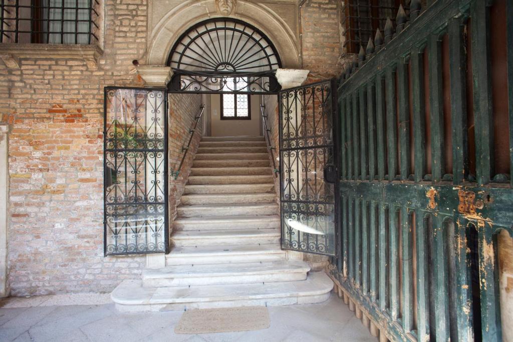 Al Mezzanino, Palazzo Torniello photo 1