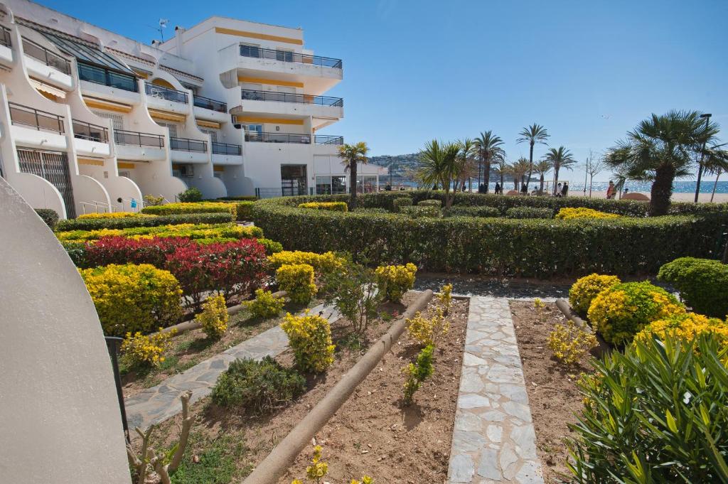 Apartamento a pie de playa, climatizado y parking photo 3