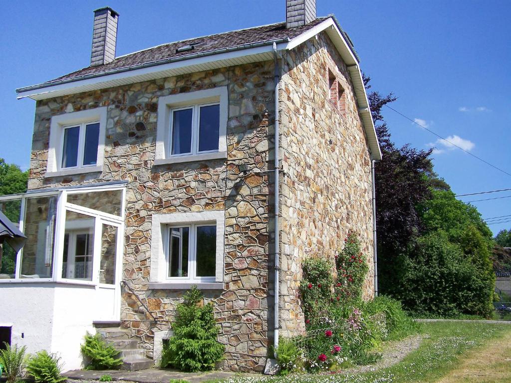 Holiday Home Vielsalm by Interhome