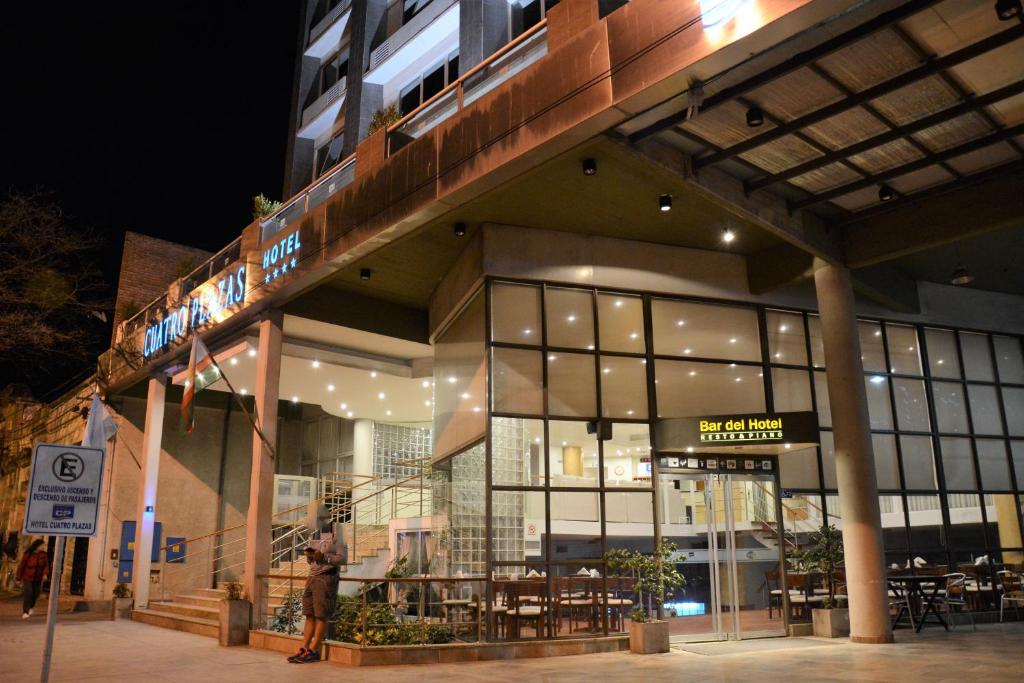 Hotel Cuatro Plazas photo 2