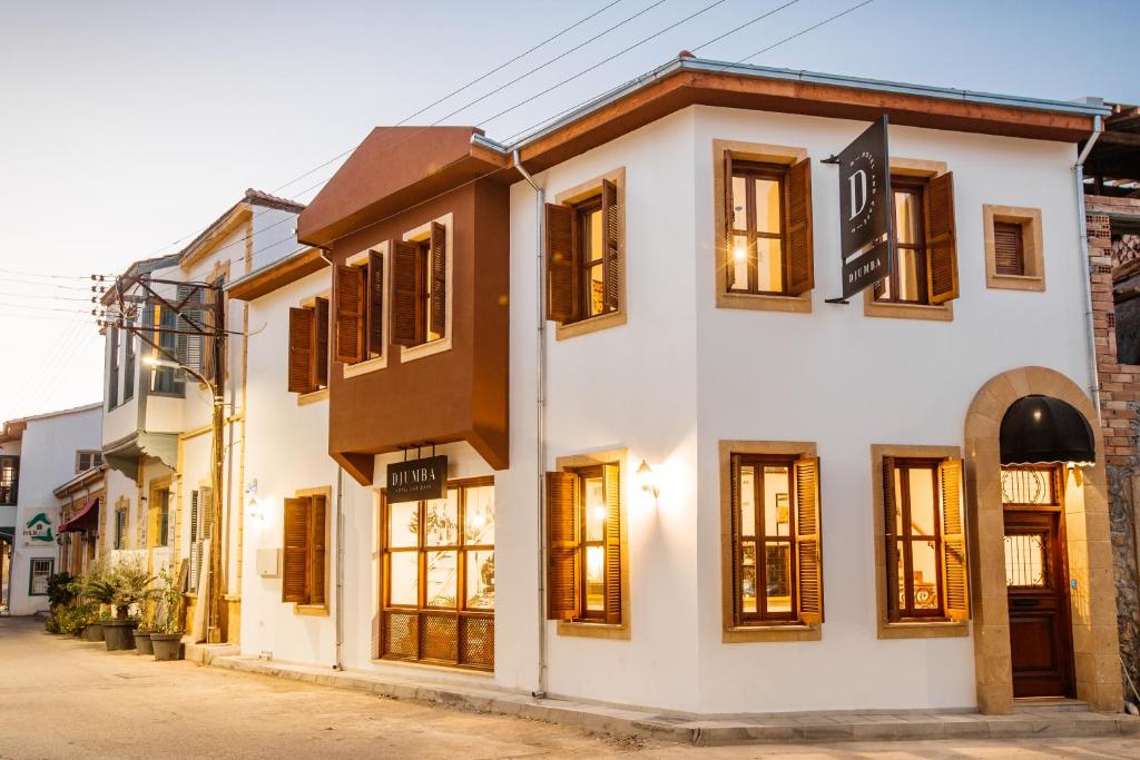 Djumba Hotel & Cafe