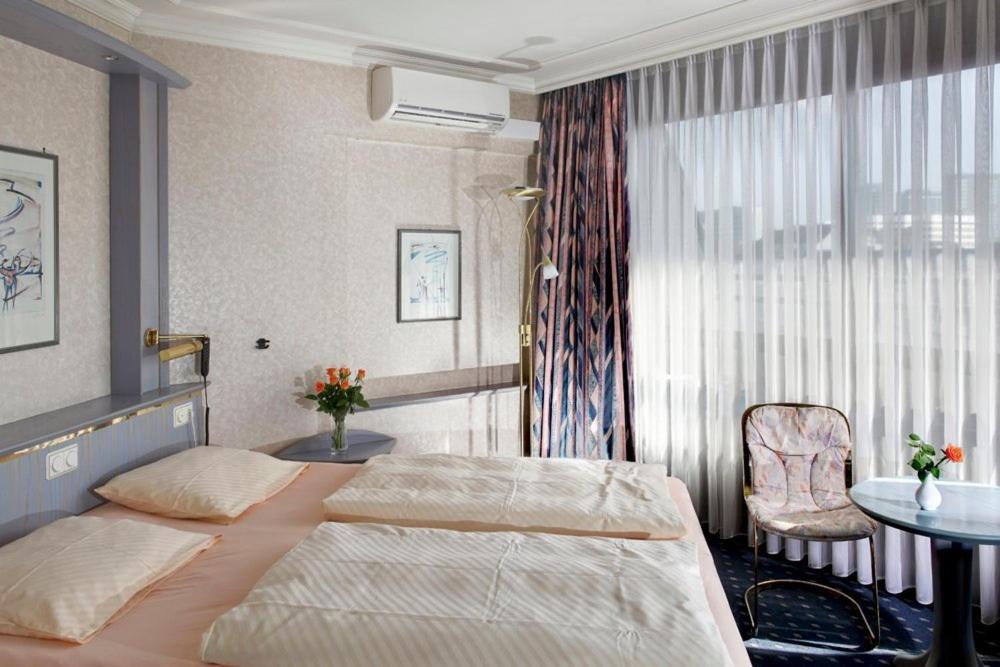 Трехместный (Трехместный номер), Hotel Senator Hamburg