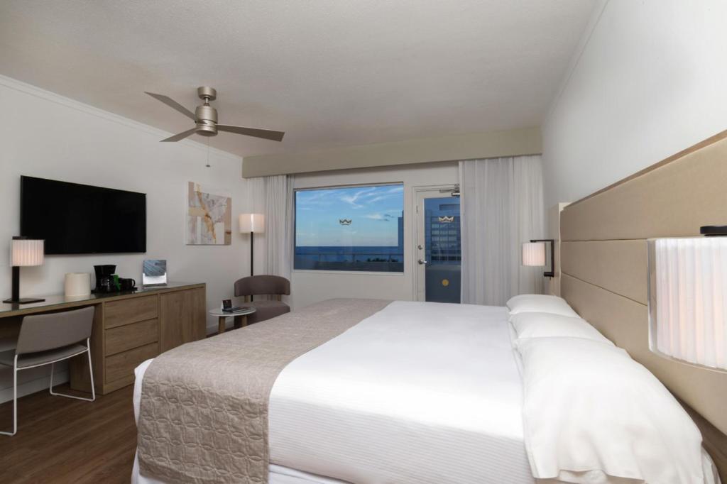 Двухместный (Номер Делюкс с кроватью размера «king-size» и видом на океан), Riu Plaza Miami Beach