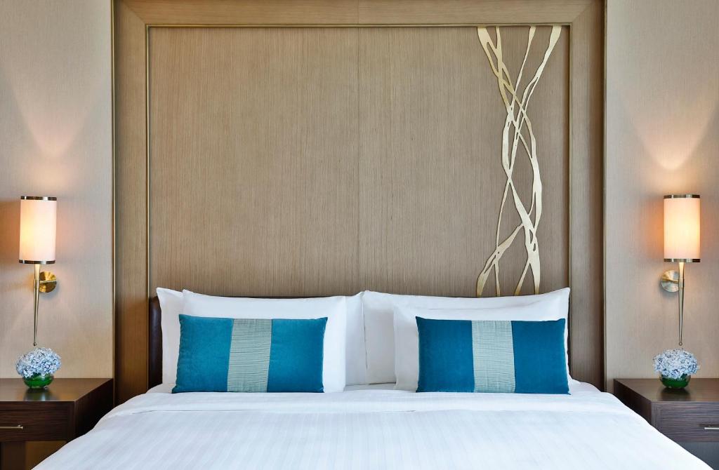 Двухместный (Номер Делюкс с балконом), Отель Anantara Eastern Mangroves Hotel & Spa