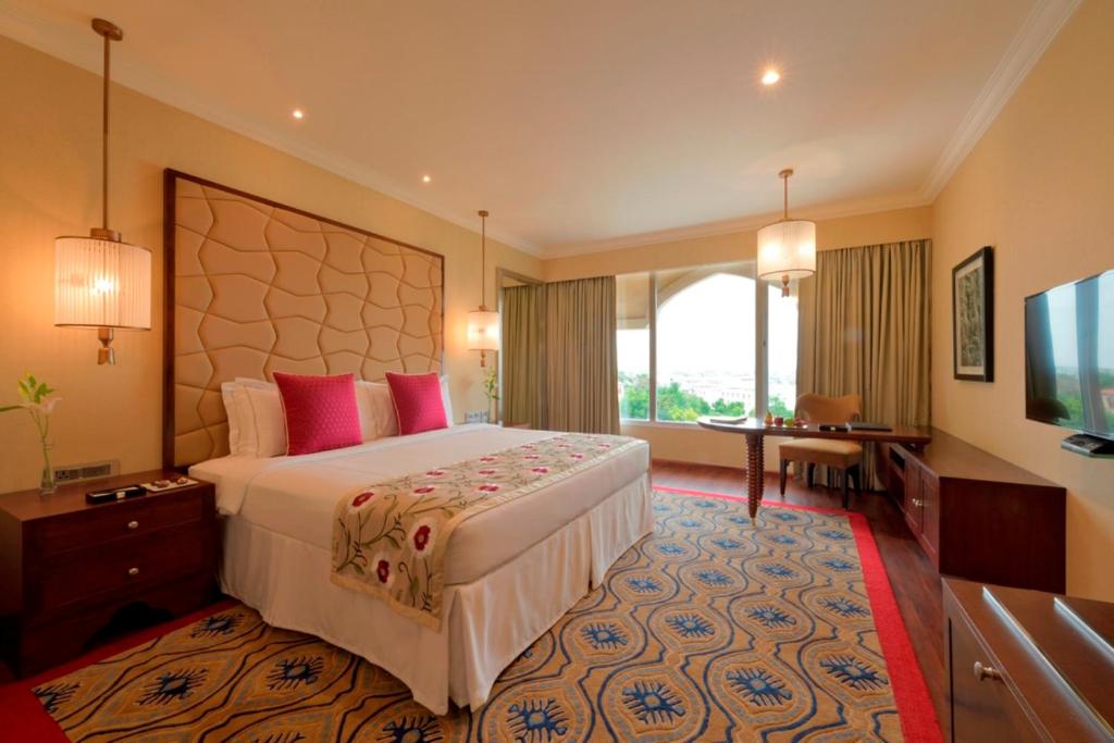 Четырехместный (Luxury Room City View King Bed), Taj Krishna