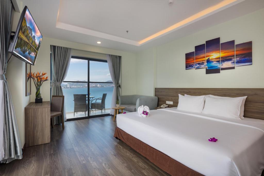 Сьюит (Люкс с балконом с видом на море), Xavia Hotel