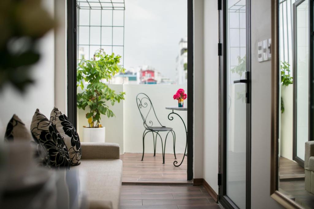 Сьюит (Представительский люкс с балконом и видом на город), mTerre Boutique Hotel