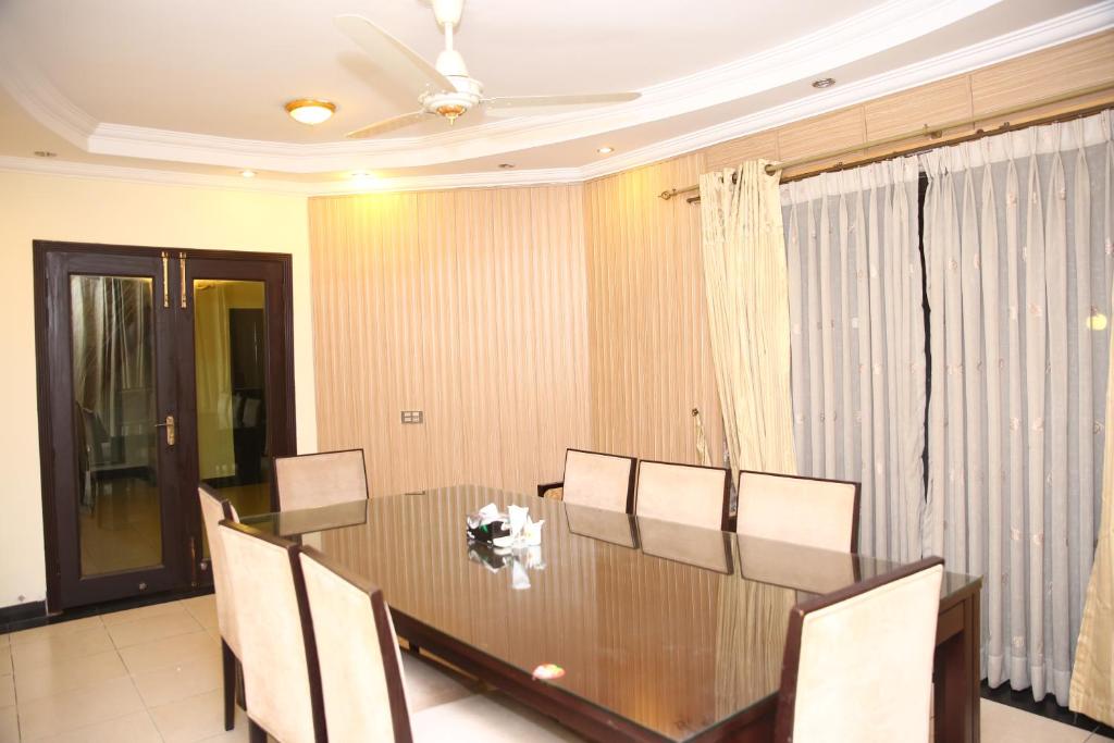 Safari Club 3 Bahria Town photo 4
