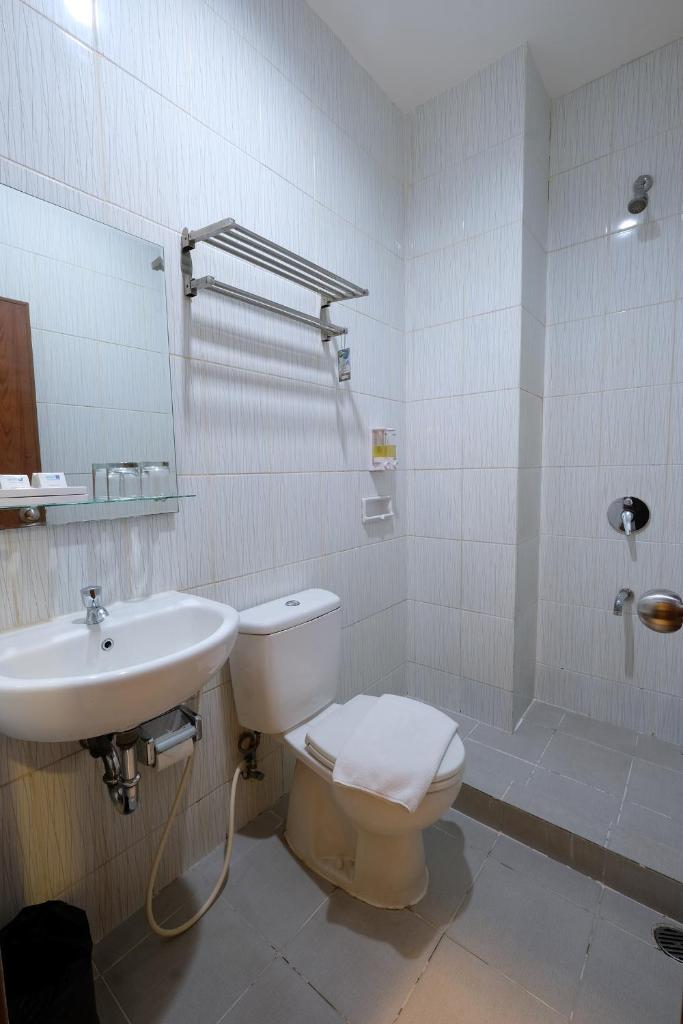 Двухместный (Улучшенный двухместный номер с 1 кроватью), Hotel 88 - Mangga Besar VIII
