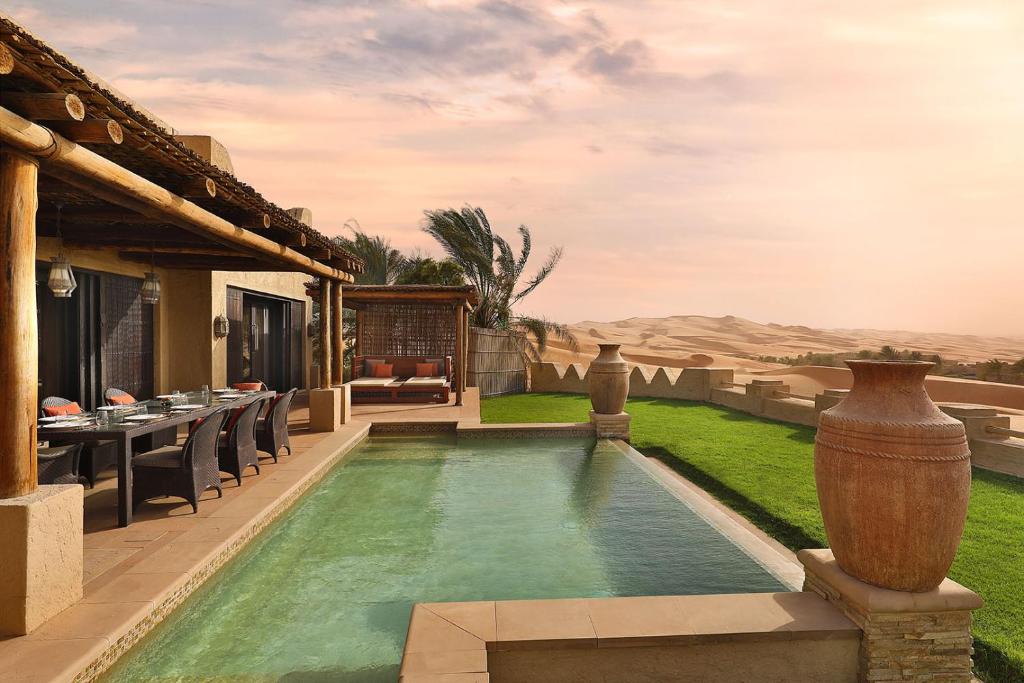 Вилла (Семейная вилла Anantara с 3 спальнями и бассейном), Курортный отель Anantara Qasr al Sarab Desert Resort
