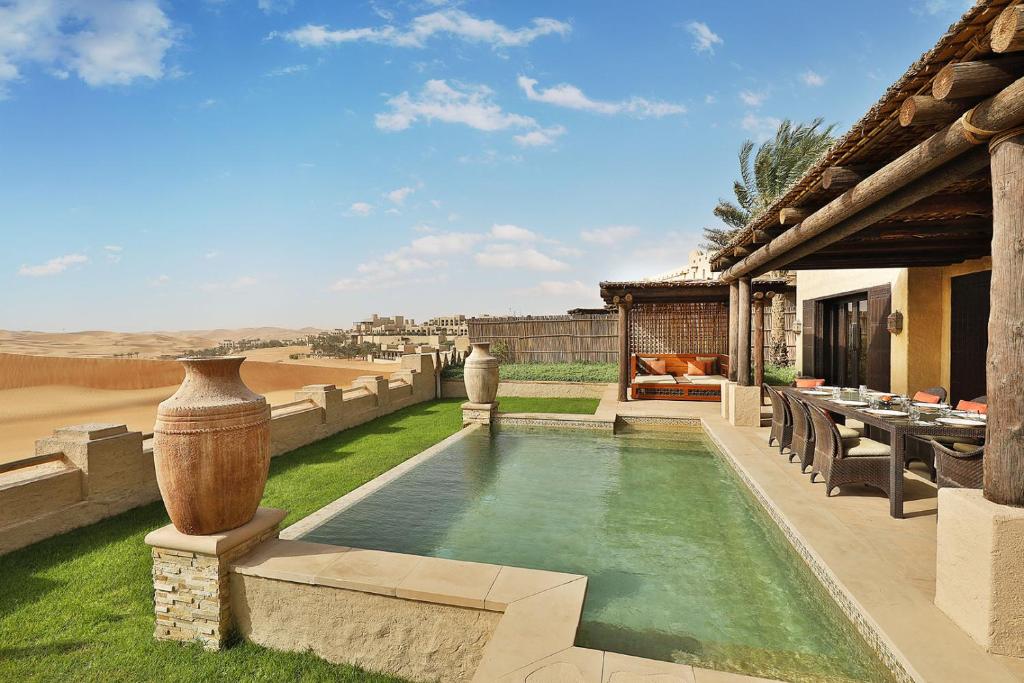 Вилла (Семейная вилла Anantara с 3 спальнями и бассейном), Курортный отель Anantara Qasr al Sarab Desert Resort