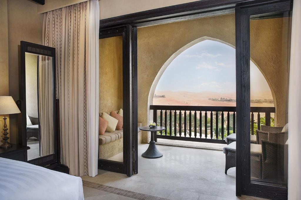Двухместный (Номер Делюкс с балконом), Курортный отель Anantara Qasr al Sarab Desert Resort