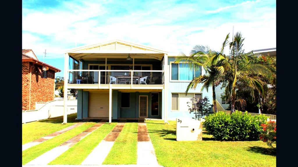 Paradise by the Beach - Culburra beach photo 1