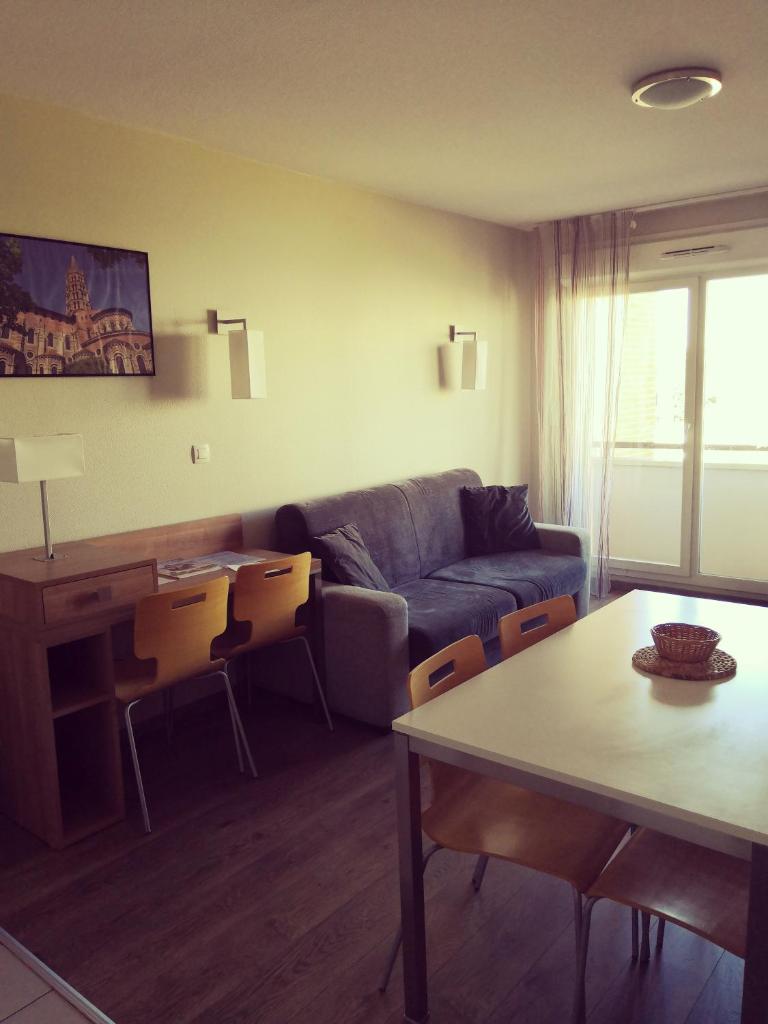 Lagrange Aparthotel Toulouse Saint-Michel photo 2