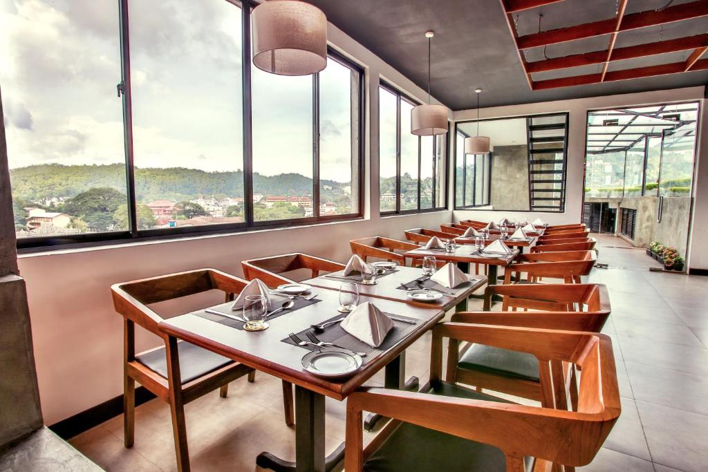 Sevana City Hotel photo 4