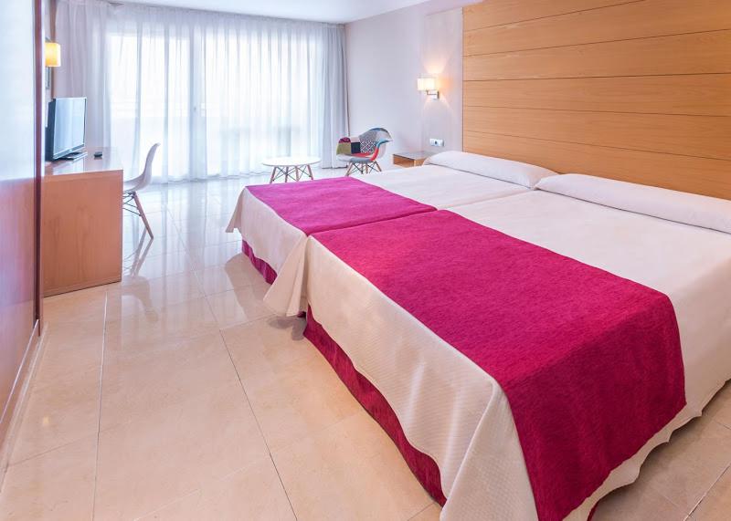 Mediterraneo Bay Hotel & Resort photo 2