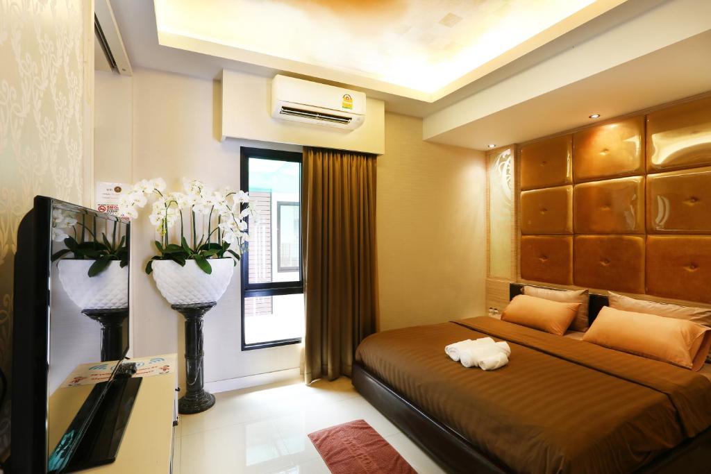 The Luxury Residence photo 2