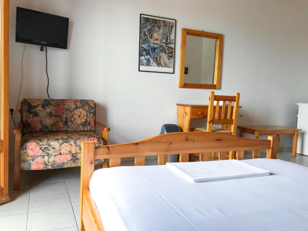 Hotel Antigoni photo 2