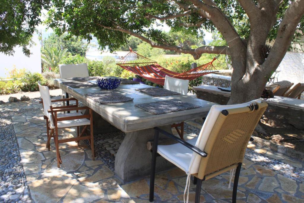 Charming Leros Hideaway | Serenity & Privacy photo 3
