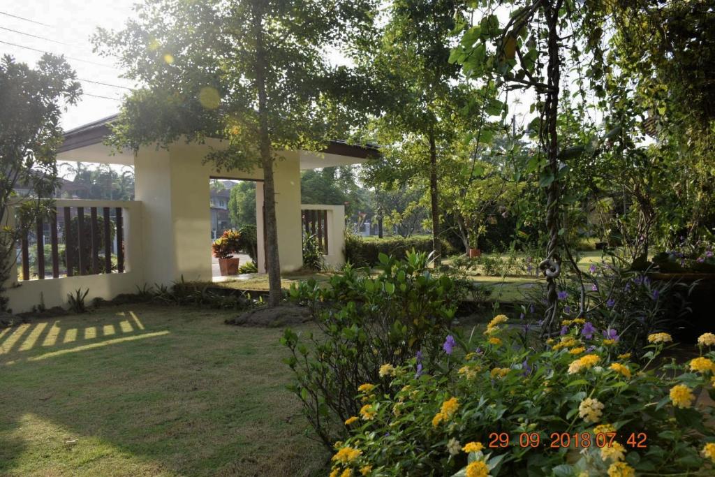 Rimtalay Angsila Guesthouse photo 4