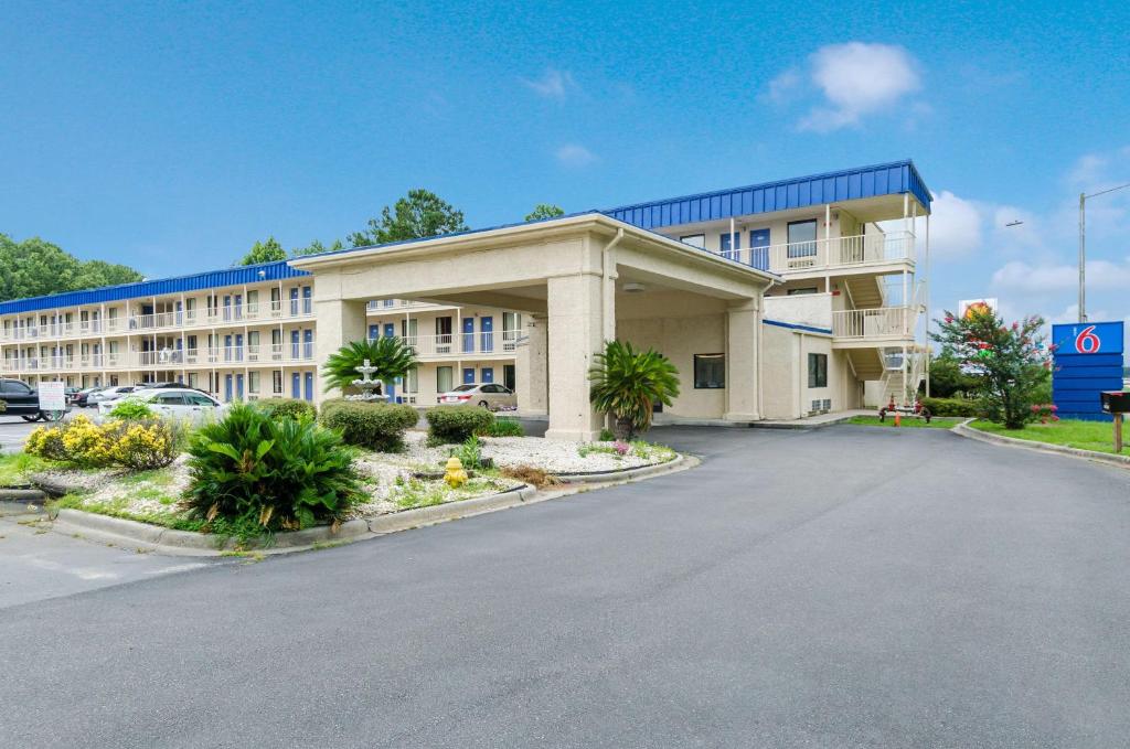 Motel 6 Pooler, GA - Savannah Airport image