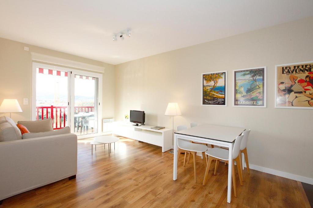 Luxury apartment with sea view in Hendaye (France) photo 2