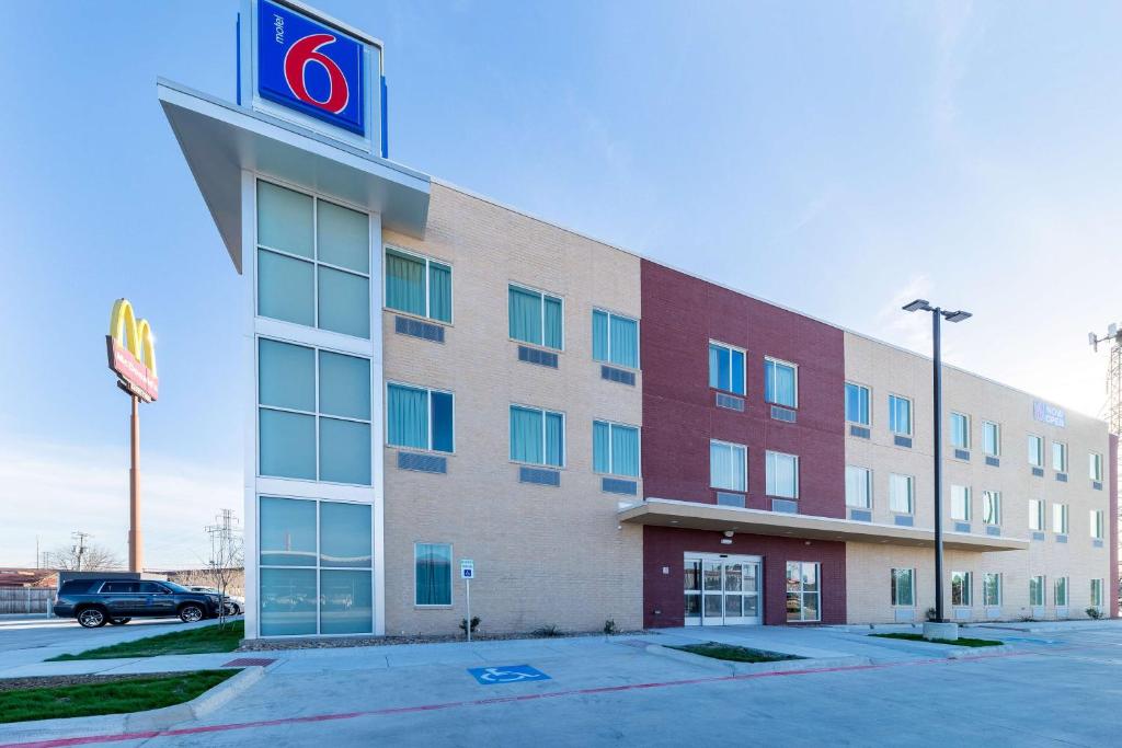 Motel 6 Fort Worth, TX - North - Saginaw photo 3