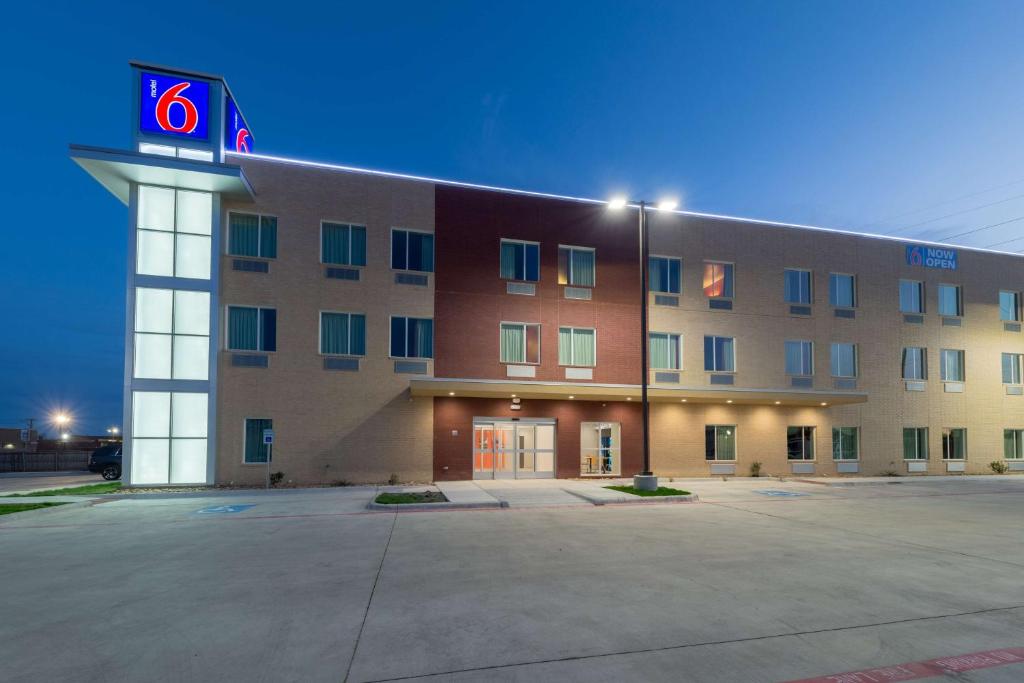 Motel 6 Fort Worth, TX - North - Saginaw image