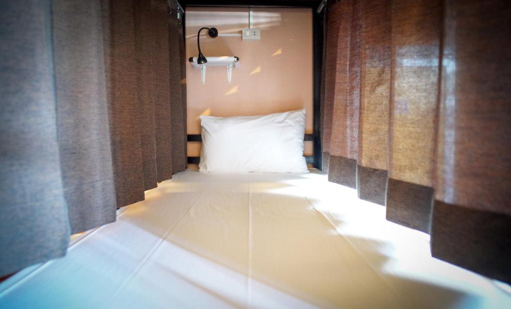 Номер (Кровать в общем 8-местном номере для мужчин и женщин), Urban Hostel Bangkok