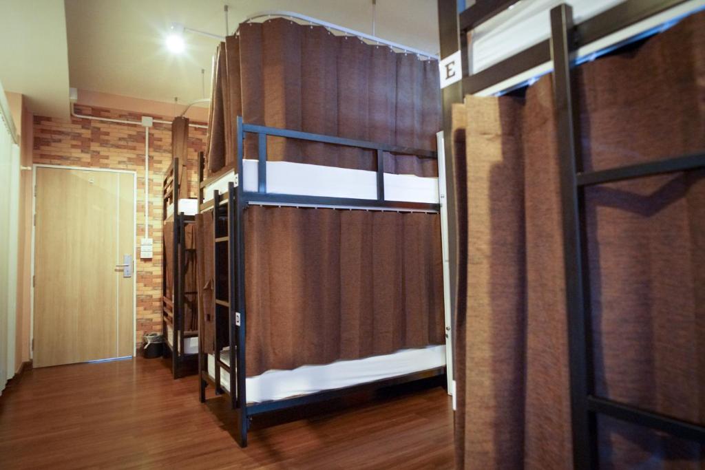 Номер (Кровать в общем 8-местном номере для мужчин и женщин), Urban Hostel Bangkok