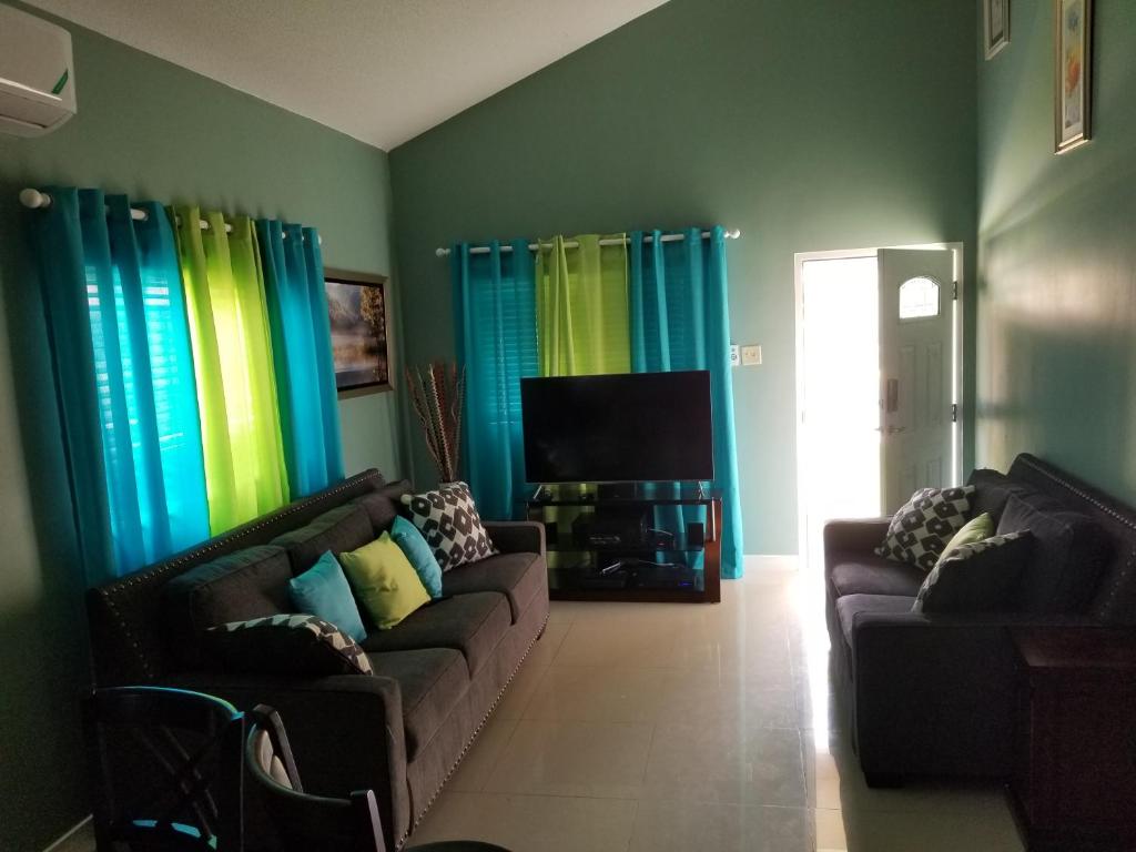 Caymanas estate beautiful two bedroom suites photo 1