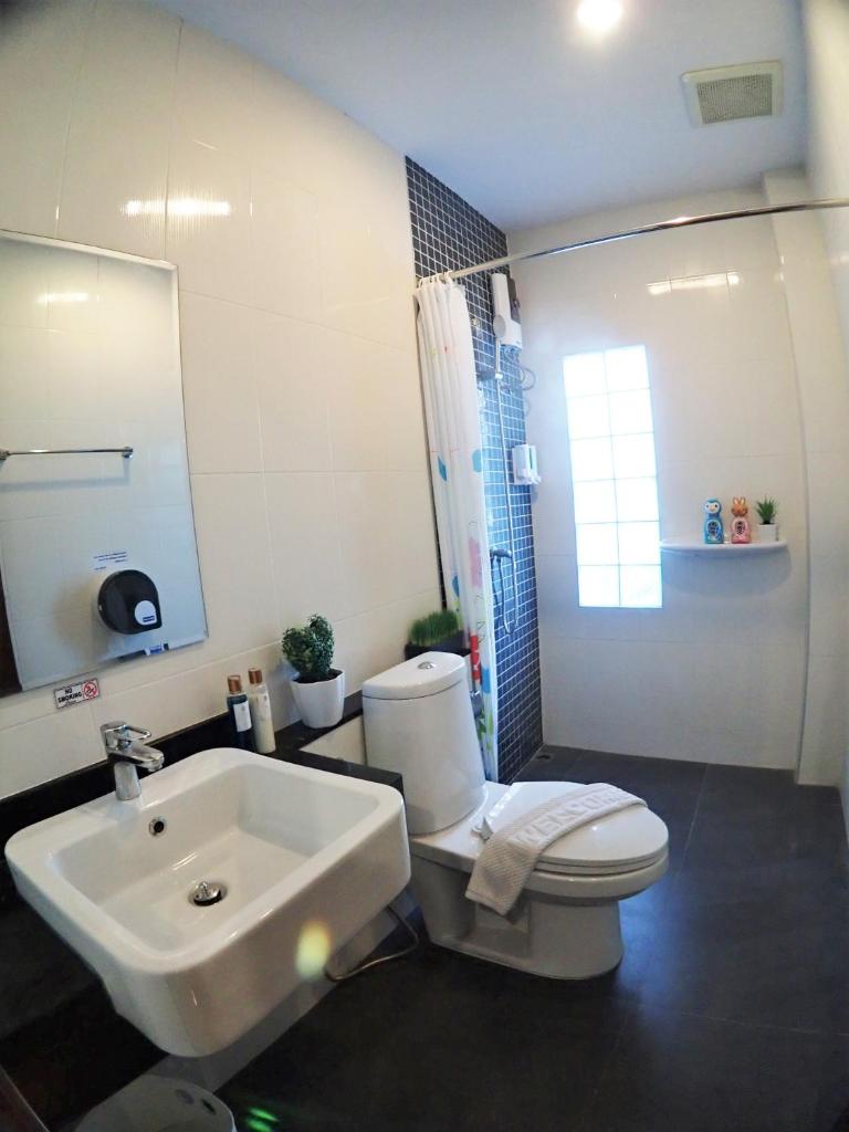 Двухместный (Улучшенный двухместный номер с 1 кроватью), Pop-In Hostel