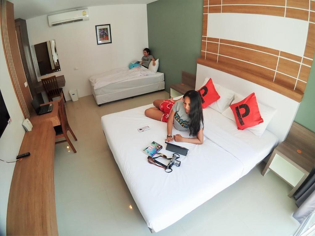 Трехместный (Трехместный номер с балконом), Pop-In Hostel