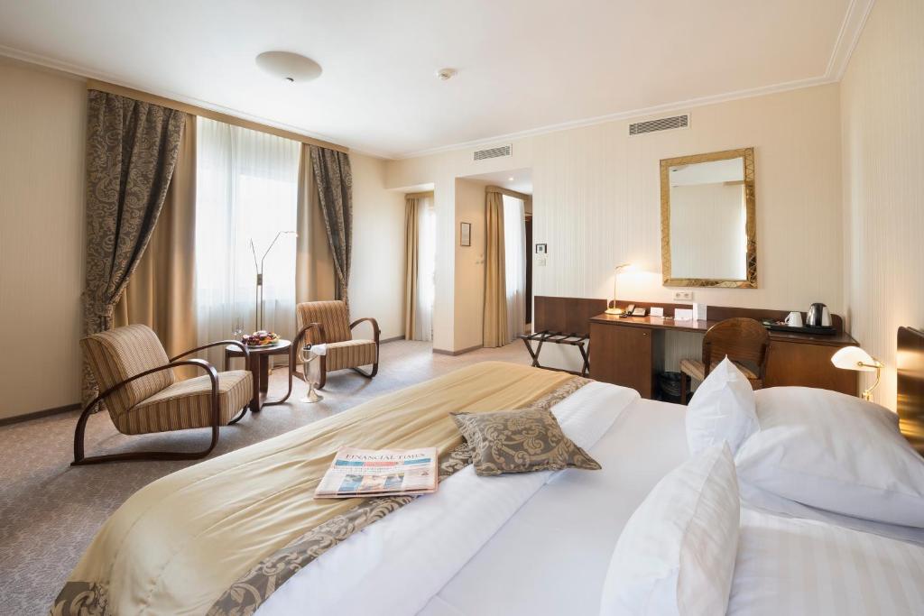 Двухместный (Улучшенный двухместный номер с 1 кроватью и террасой), Hotel Devín