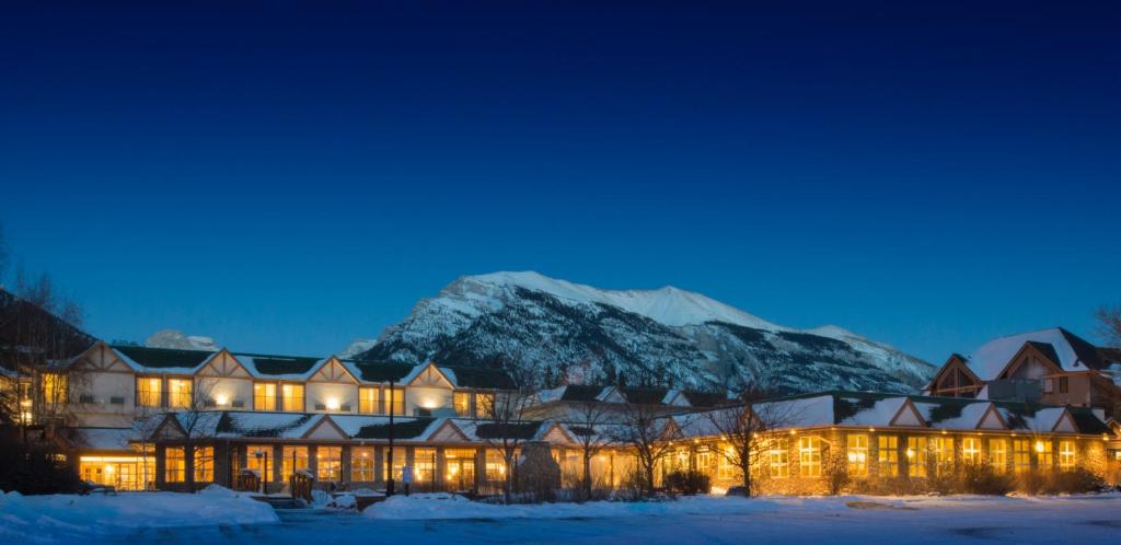 Coast Canmore Hotel & Conference Centre photo 2