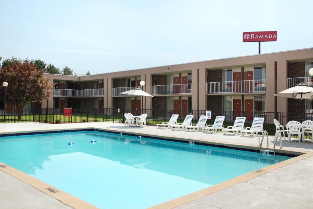 Ramada by Wyndham Wytheville photo 2