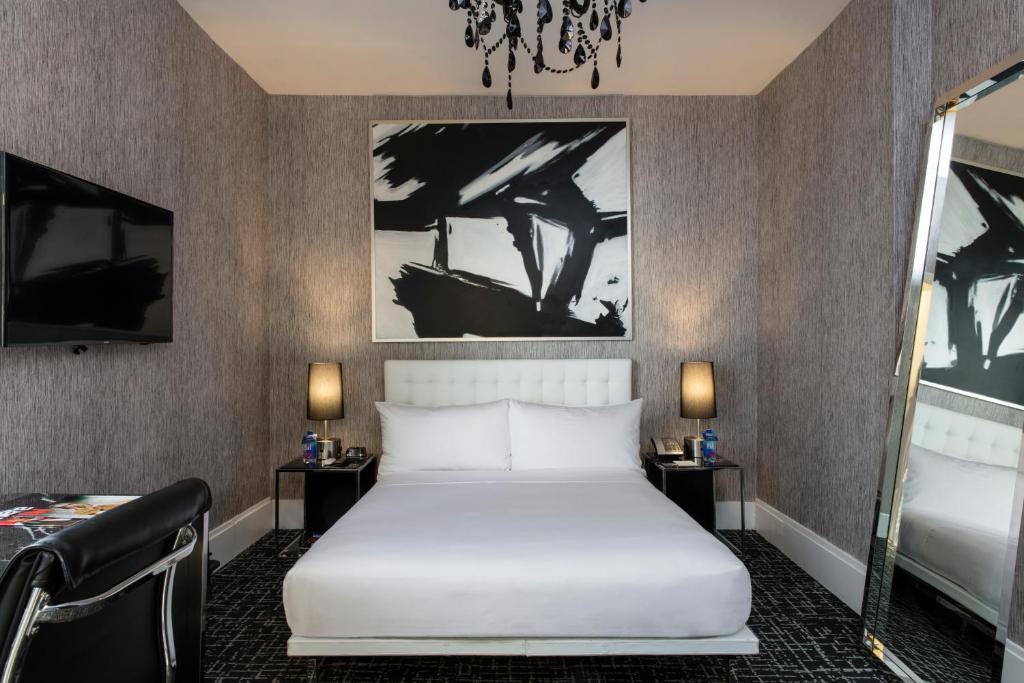 Двухместный (Стандартный двухместный номер с 1 кроватью), The Square Hotel