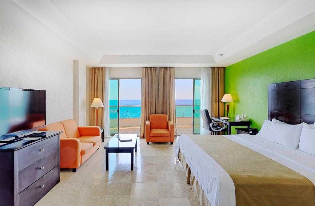 Holiday Inn Campeche, an IHG Hotel photo 2
